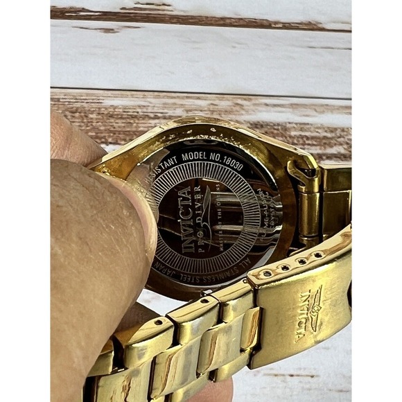 Invicta Womens 18030 Pro Diver Gold Tone Stainless Steel Watch Used - Picture 4 of 9